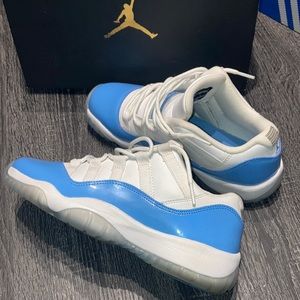 Jordan retro 11 low “university blue”
